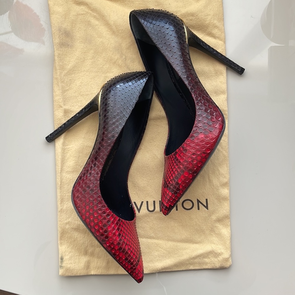 Louis Vuitton Python Eyeline Pointed Toe Pumps Si… - image 4